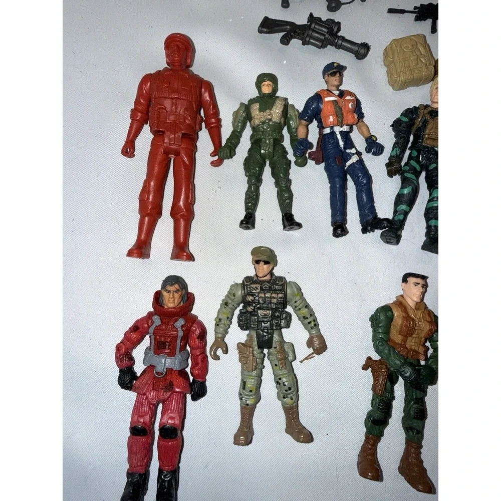 Vintage Military Action Figure Lot‎ Mixed Soldiers Divers Weapons Accessories